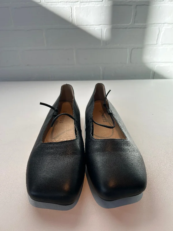 Flats with lasting sole durability -Shoes Flats By Clothes Mentor In Black, Size: 9.5