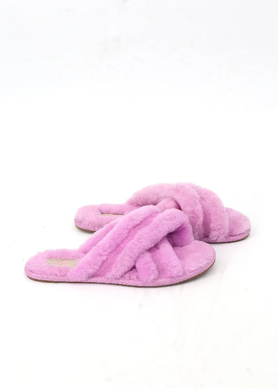 Slippers with pep nap accents -Women's Fur Slippers,Pink