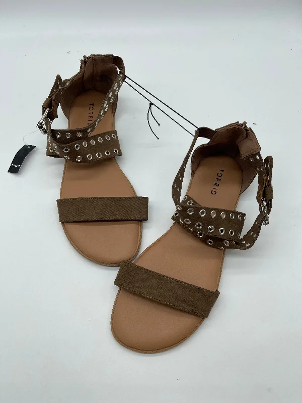 Flats for women with shin strain -Brown Sandals Flats Torrid, Size 9.5