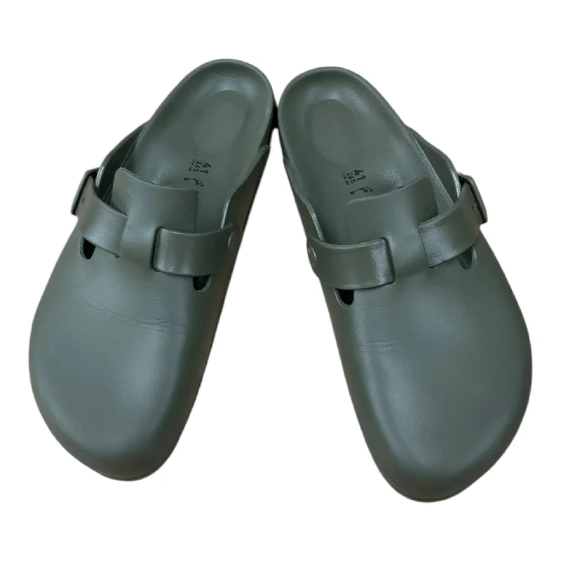 Flats with strong heel fabrics -Shoes Flats By Birkenstock In Green, Size: 10