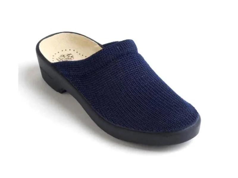 Slippers with firm nap hold -Women's - Classic Light Clog 1001 In Navy