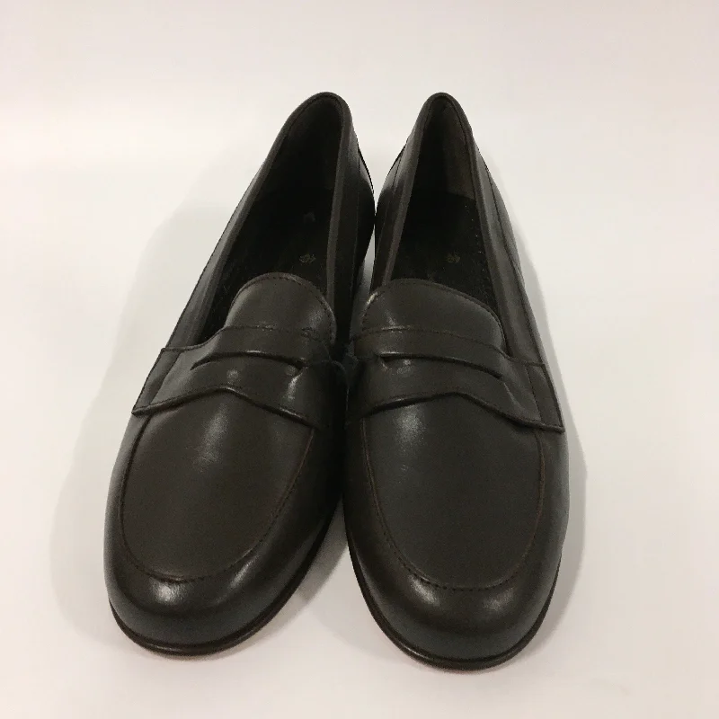 Flats with woven leather trims -Shoes Flats By Brooks Brothers  Size: 8.5