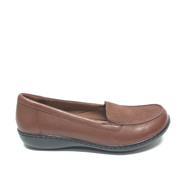 Flats for outdoor summer vibes -Shoes Flats By Clarks In Brown, Size: 10