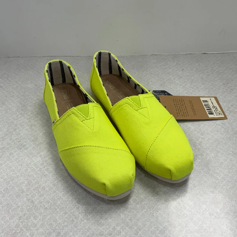 Flats with firm summer grip -Yellow Shoes Flats Toms, Size 7.5