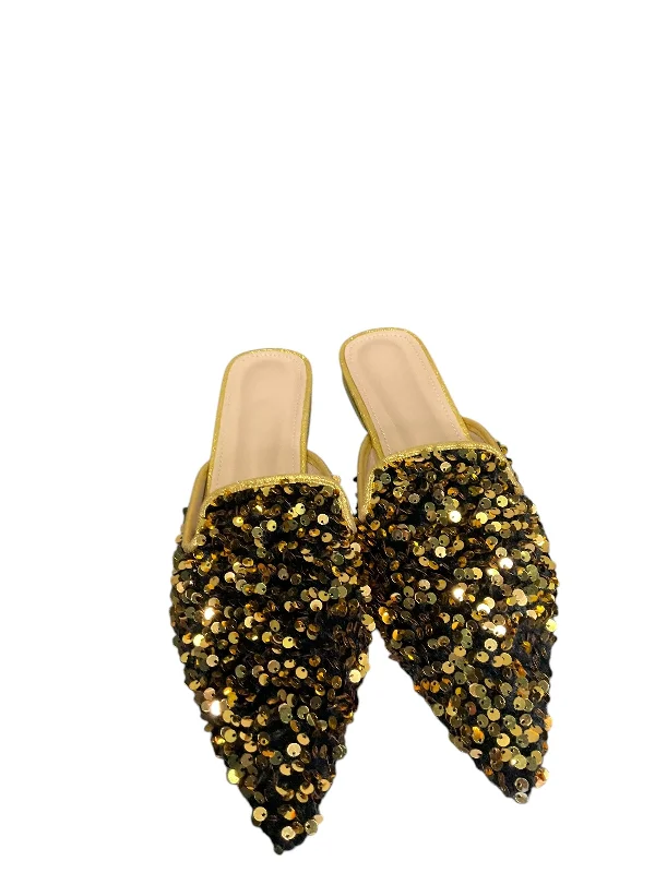 Flats with solid heel linings -Shoes Flats By Clothes Mentor In Gold, Size: 10