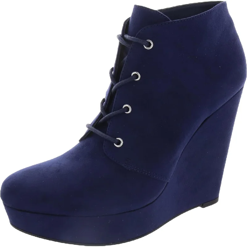 GBG Los Angeles Womens Aheela Faux Suede Ankle Wedge Boots