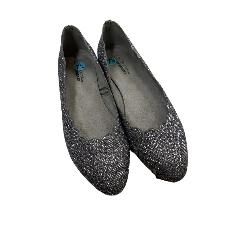 Flats for rainy dusk suppers -Shoes Flats By Kim Rogers In Silver, Size: 7.5